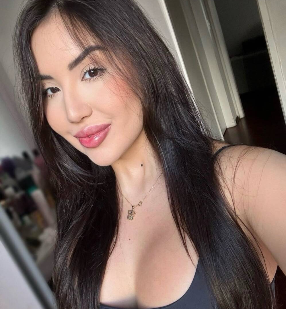 Evelyn Naughty