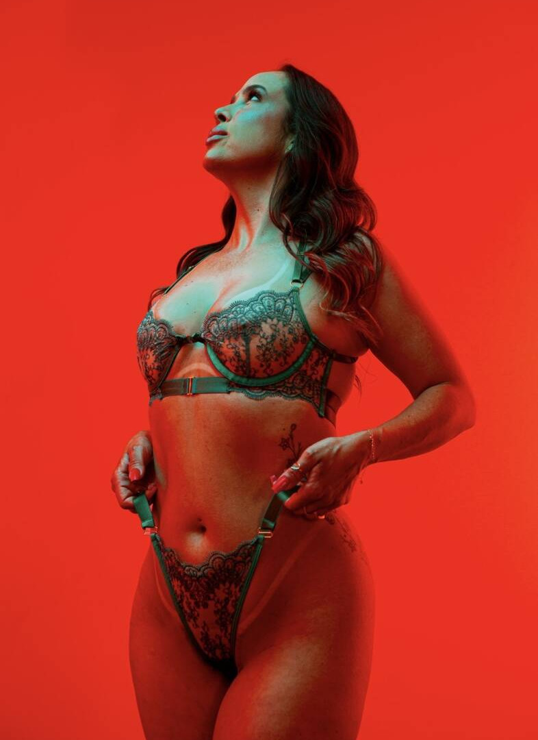 JULLYA GFE